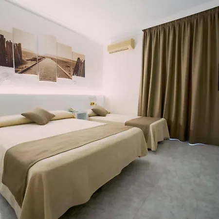 Medium Claramar Hotel