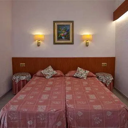 Medium Claramar Hotel 3*