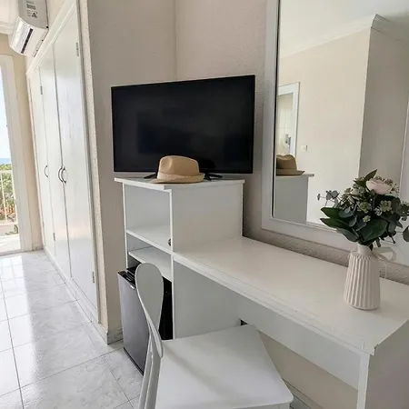 Medium Claramar Hotel