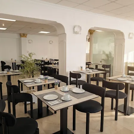 Medium Claramar Hotel 3*