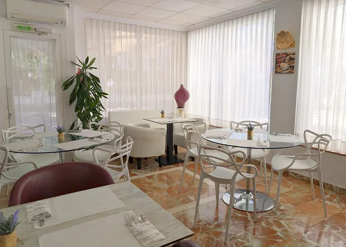 Medium Claramar 普拉加德阿罗