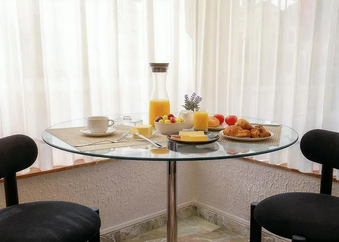 Medium Claramar 普拉加德阿罗