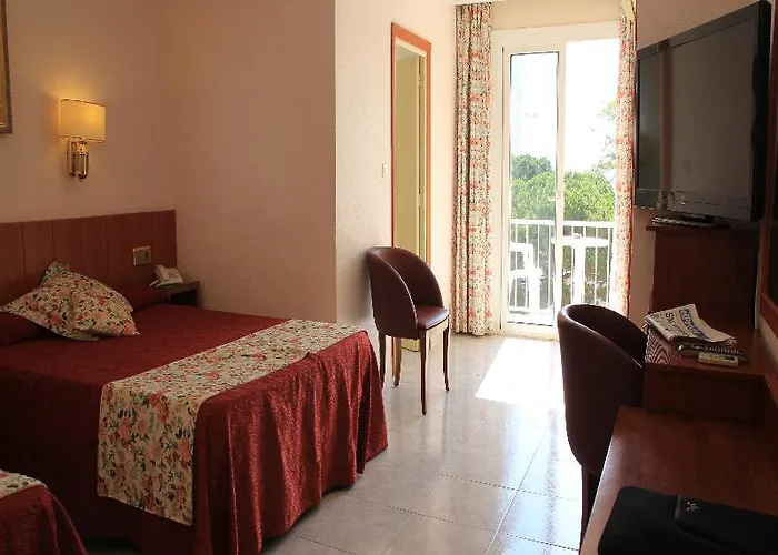 فندق Medium Claramar 3*