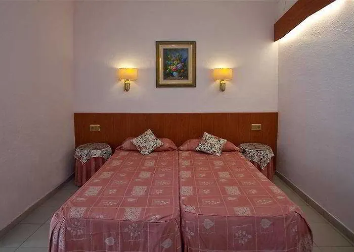 Medium Claramar فندق 3*