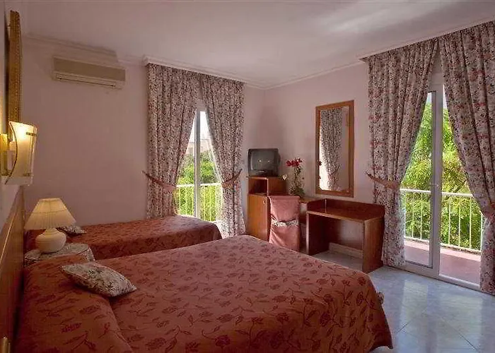 فندق Medium Claramar 3*